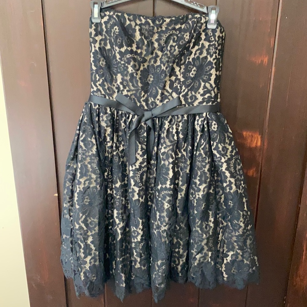 Black lace Strapless dress